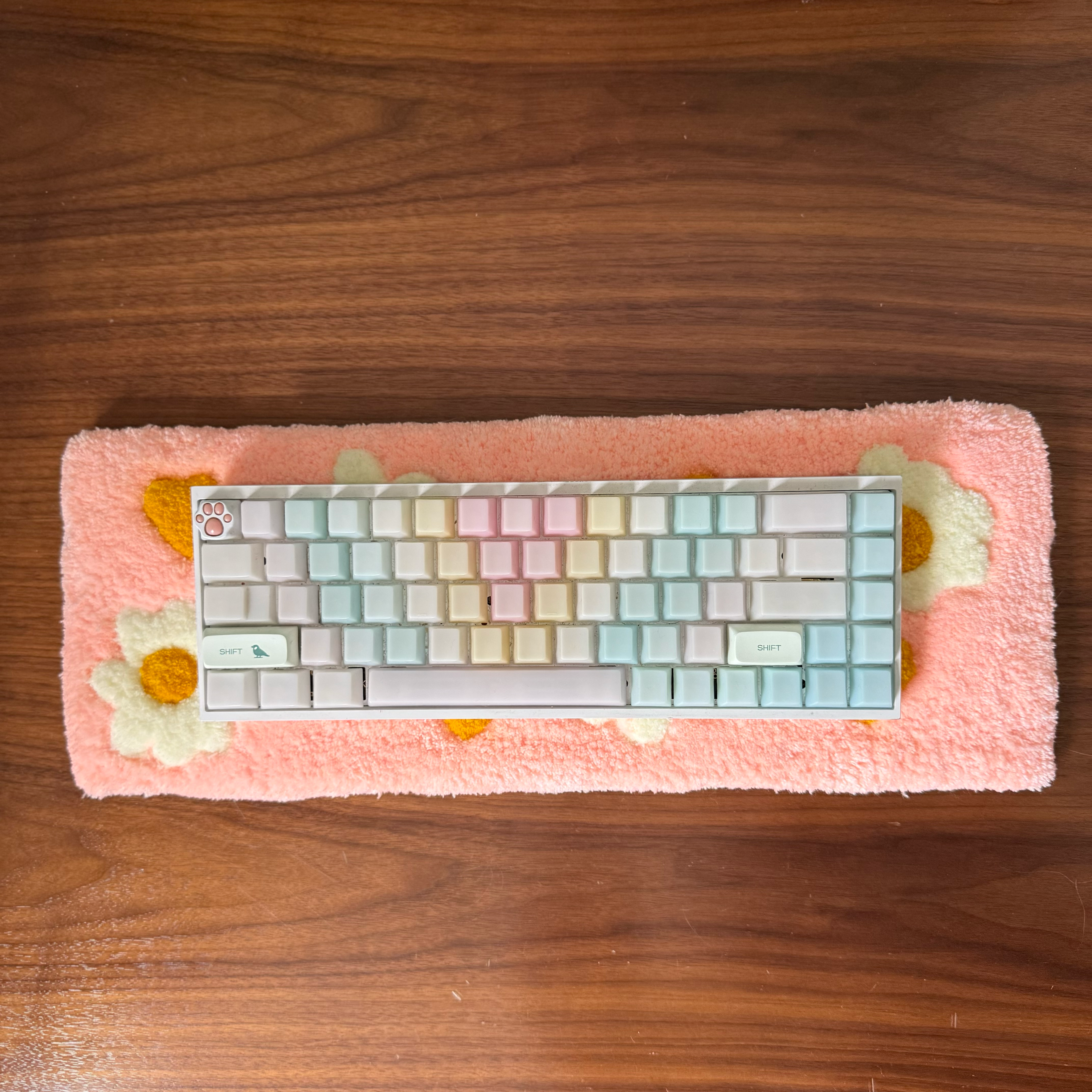 Hand Tufted Daisy Pattern Keyboard Rug, Pink Kawaii Desk Decor, Soft Wrist Rest Accessory